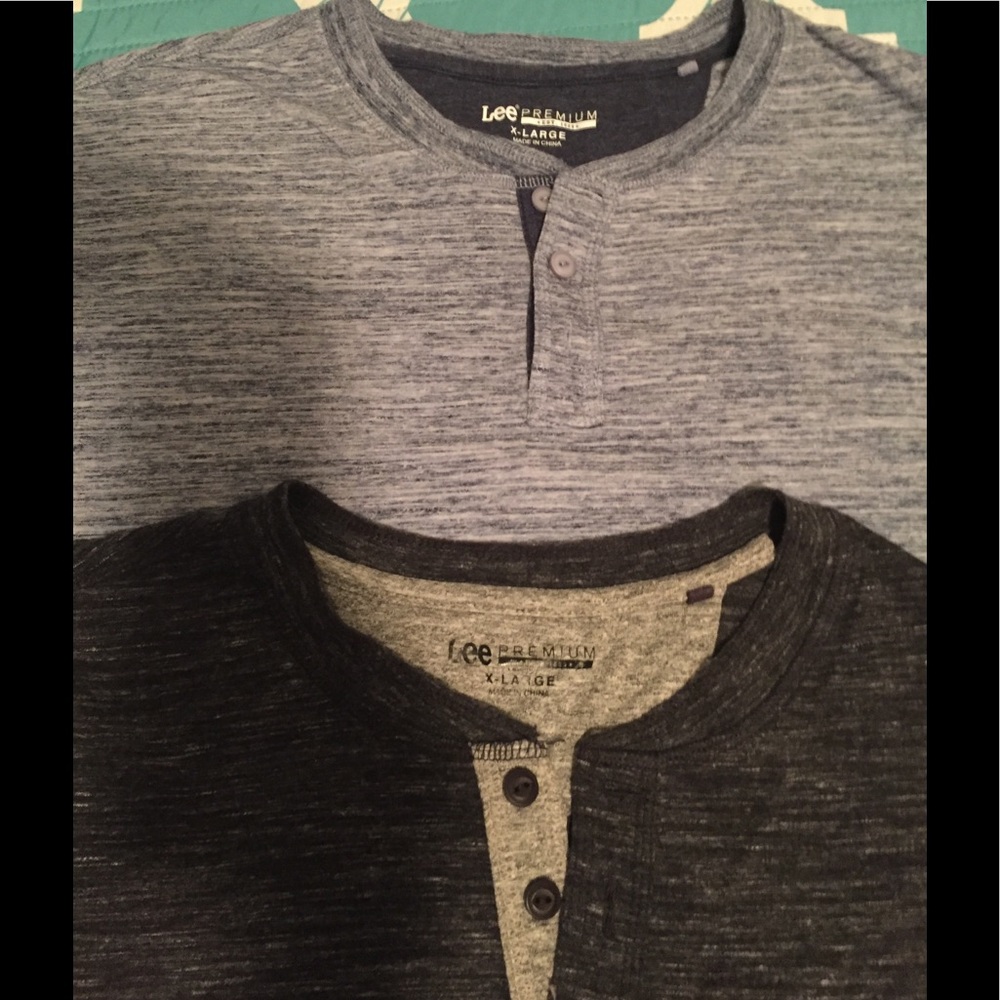 2 Men’s Lee short sleeve